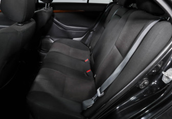 Подержанный автомобиль Toyota Avensis Sedan 2007 года (10 фото)