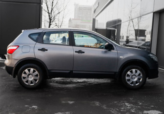 Подержанный автомобиль Nissan Qashqai 2012 года (4 фото)