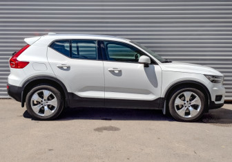 Подержанный автомобиль Volvo XC40 2020 года (4 фото)