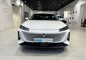 Подержанный автомобиль Changan Lamore 2023 года (2 фото)
