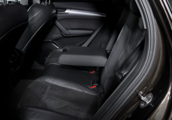 Подержанный автомобиль Audi Q5 2018 года (10 фото)