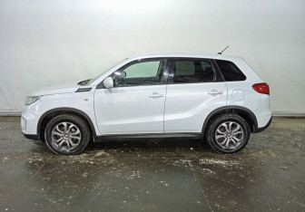 Подержанный автомобиль Suzuki Vitara 2018 года (8 фото)