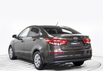 Подержанный автомобиль Kia Rio Sedan 2016 года (7 фото)
