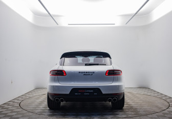 Подержанный автомобиль Porsche Macan 2017 года (6 фото)