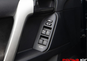 Подержанный автомобиль Toyota Land Cruiser Prado 2018 года (19 фото)