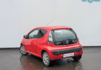 Подержанный автомобиль Citroen C1 2010 года (7 фото)