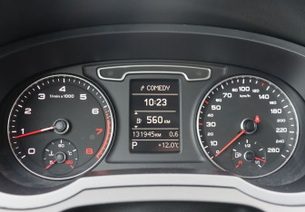 Подержанный автомобиль Audi Q3 2013 года (17 фото)