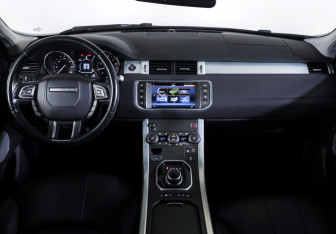 Подержанный автомобиль Land Rover Range Rover Evoque 2017 года (12 фото)