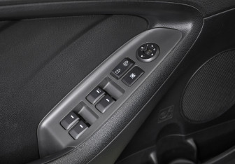 Подержанный автомобиль Kia Cerato Sedan 2017 года (8 фото)