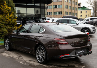Подержанный автомобиль Genesis G70 2021 года (5 фото)
