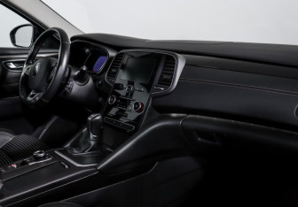 Подержанный автомобиль Renault Talisman Wagon 2018 года (9 фото)