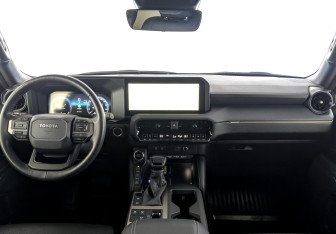 Подержанный автомобиль Toyota Land Cruiser Prado 2024 года (14 фото)