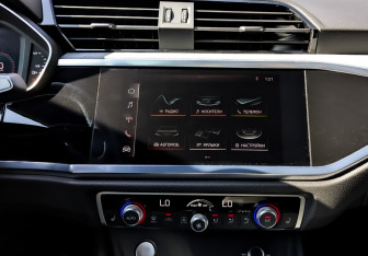 Подержанный автомобиль Audi Q3 2019 года (15 фото)