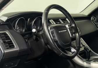 Подержанный автомобиль Land Rover Range Rover Sport 2016 года (13 фото)