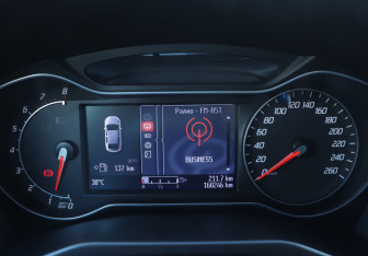 Подержанный автомобиль Ford Mondeo Sedan 2011 года (11 фото)