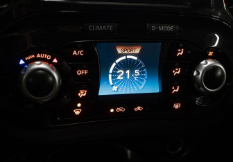 Подержанный автомобиль Nissan Juke 2012 года (20 фото)