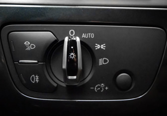 Подержанный автомобиль Audi Q7 2016 года (14 фото)