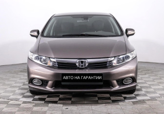 Подержанный автомобиль Honda Civic Sedan 2012 года (2 фото)