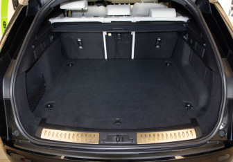 Подержанный автомобиль Land Rover Range Rover Velar 2022 года (32 фото)