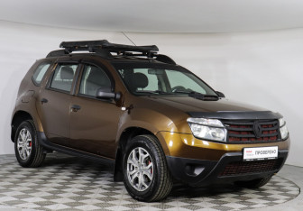 Подержанный автомобиль Renault Duster 2013 года (3 фото)