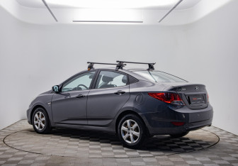 Подержанный автомобиль Hyundai Solaris Sedan 2013 года (7 фото)