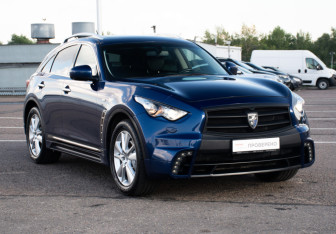 Подержанный автомобиль Infiniti QX70 2016 года (3 фото)