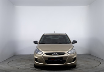 Подержанный автомобиль Hyundai Solaris Hatchback 2011 года (2 фото)