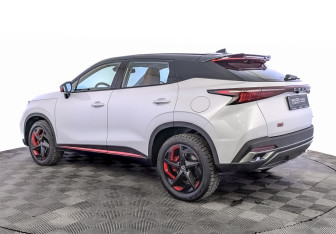 Подержанный автомобиль Omoda C5 2023 года (7 фото)