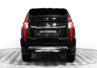 Подержанный автомобиль Mitsubishi Pajero Sport 2017 года (6 фото)
