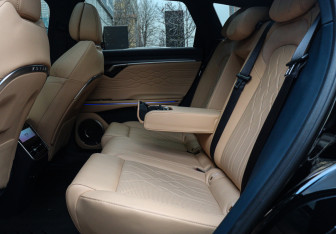 Подержанный автомобиль Voyah Free 2023 года (11 фото)