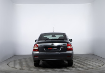 Подержанный автомобиль LADA (ВАЗ) Priora Hatchback 2011 года (6 фото)