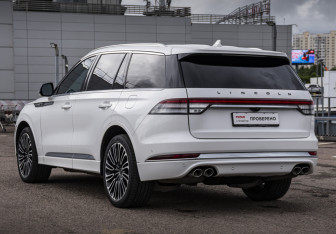 Подержанный автомобиль Lincoln Aviator 2020 года (7 фото)