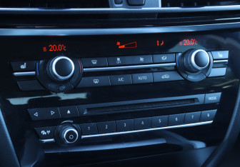 Подержанный автомобиль BMW X5 2017 года (15 фото)