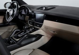 Подержанный автомобиль Porsche Cayenne 2018 года (9 фото)
