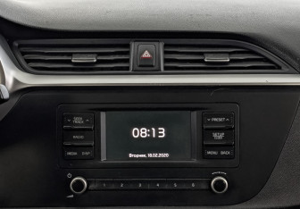 Подержанный автомобиль Kia Rio Hatchback 2021 года (16 фото)