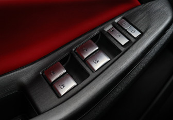 Подержанный автомобиль Changan UNI-S 2024 года (23 фото)