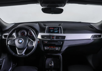 Подержанный автомобиль BMW X2 2018 года (17 фото)