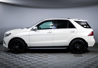 Подержанный автомобиль Mercedes-Benz GLE 2017 года (8 фото)