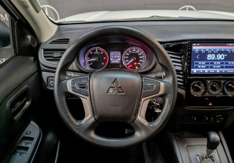 Подержанный автомобиль Mitsubishi L200 2022 года (22 фото)