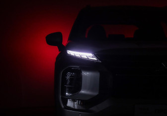 Подержанный автомобиль Mitsubishi Outlander 2022 года (7 фото)