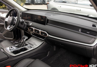 Подержанный автомобиль Jetour X70 2025 года (16 фото)