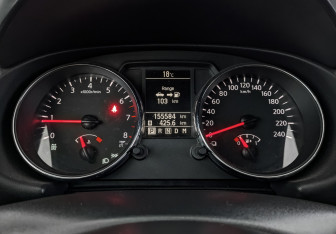 Подержанный автомобиль Nissan Qashqai 2011 года (16 фото)