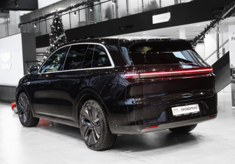 Подержанный автомобиль LiXiang L6 2024 года (6 фото)