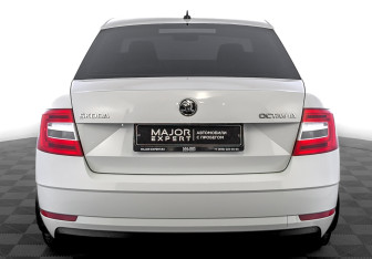 Подержанный автомобиль Skoda Octavia Liftback 2018 года (6 фото)