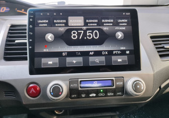 Подержанный автомобиль Honda Civic Sedan 2008 года (14 фото)