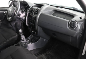 Подержанный автомобиль Renault Duster 2015 года (10 фото)