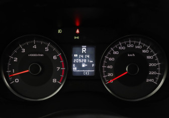 Подержанный автомобиль Subaru Forester Suv 2015 года (11 фото)