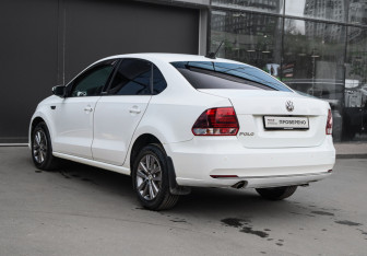 Подержанный автомобиль Volkswagen Polo Sedan 2019 года (6 фото)