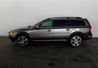 Подержанный автомобиль Volvo XC70 2011 года (7 фото)