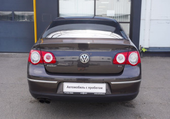 Подержанный автомобиль Volkswagen Passat Sedan 2008 года (6 фото)